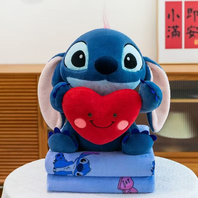 MASKOTKA STITCH Z KOCYKIEM