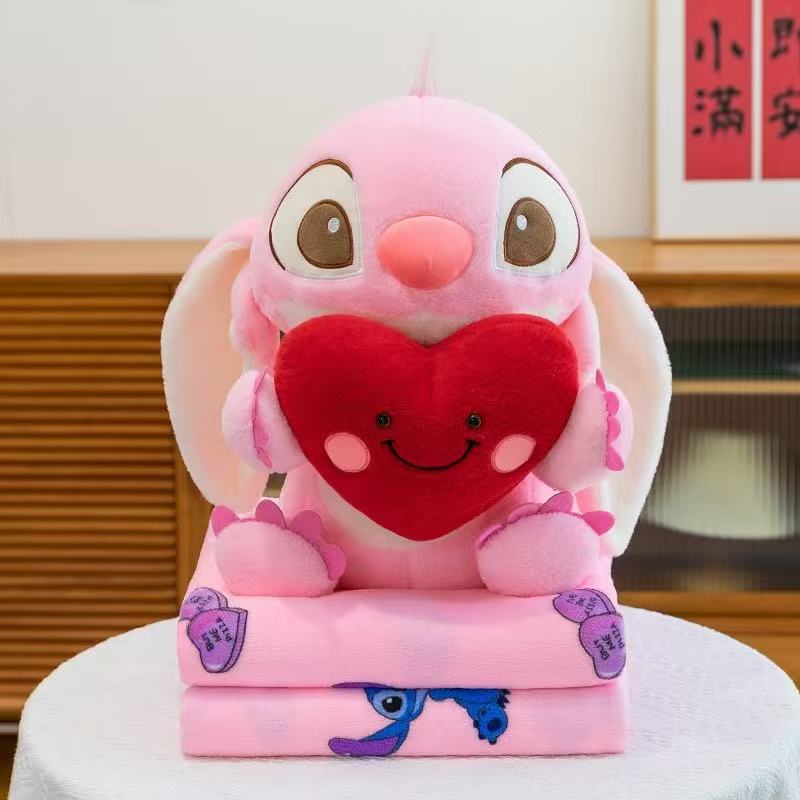 MASKOTKA STITCH Z KOCYKIEM