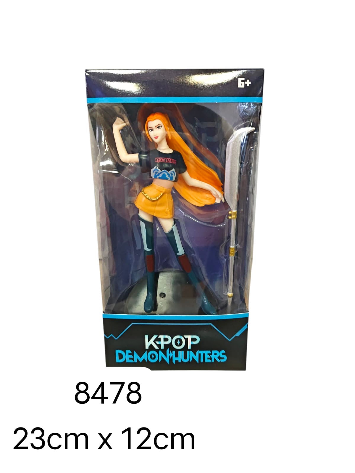 FIGURKA KPOP 23 x 12 CM