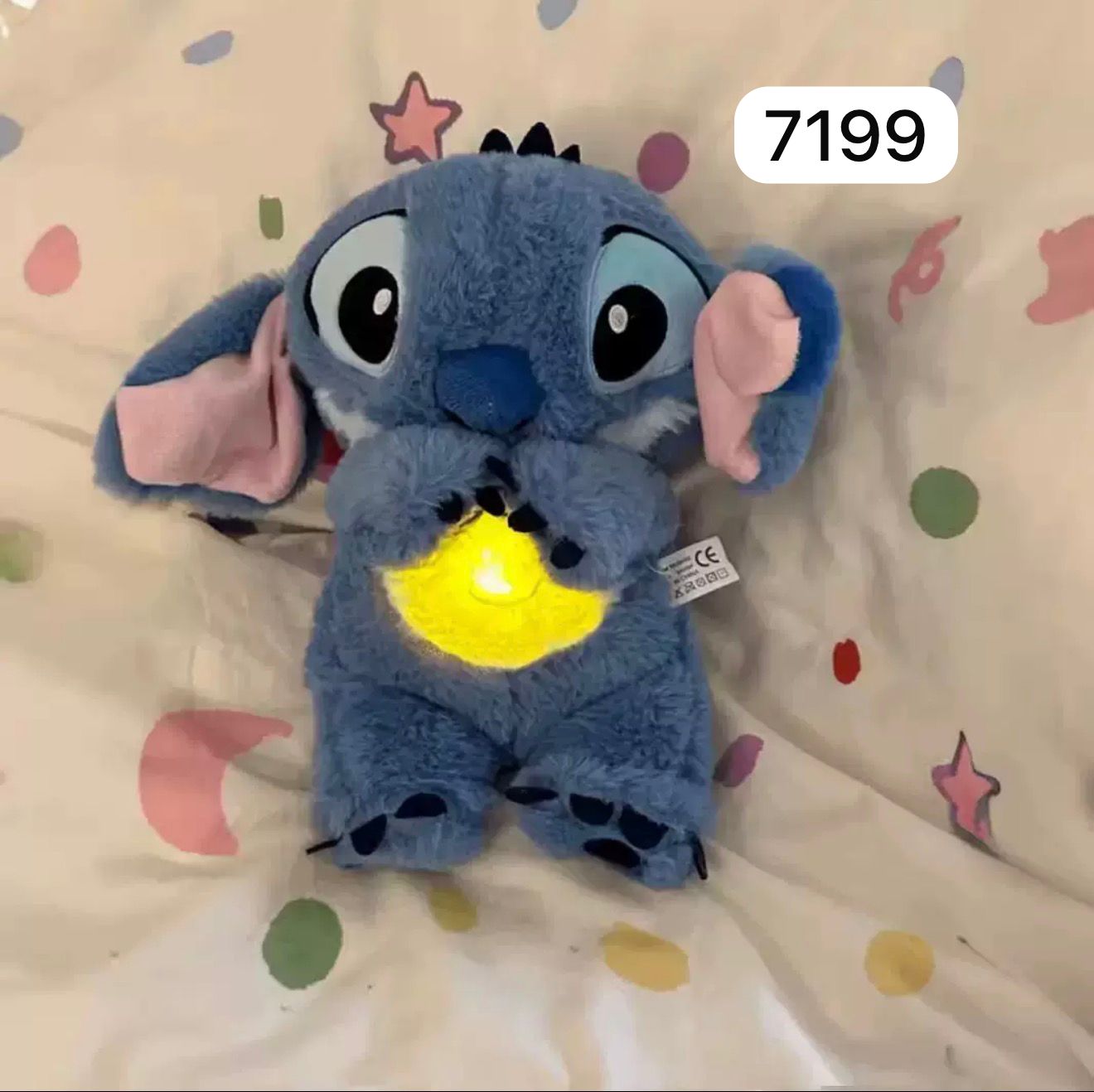 STITCH ODDYCHAJĄCY NIEBIESKIE