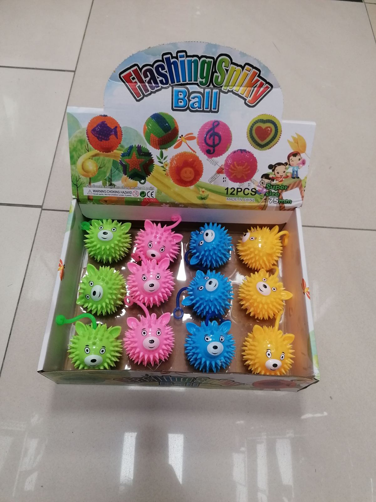GNIOTKA SPIKY BALL PISZCZĄCY + LED