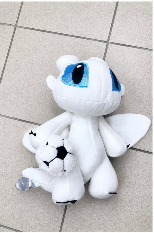 MASKOTKA SMOK Z PIŁKĄ 40 CM