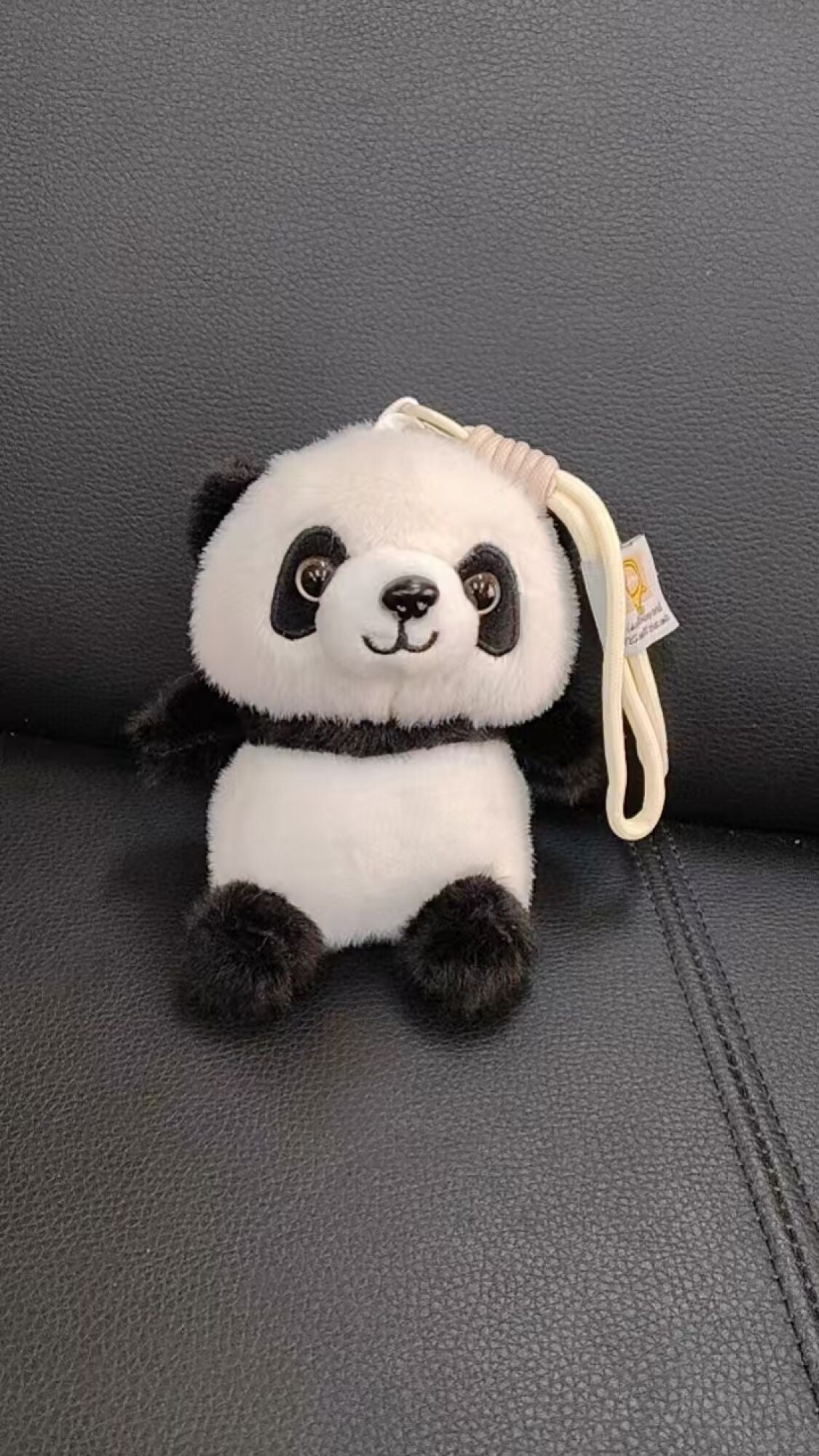 BRELOKI MASKOTKI PANDA 15CM