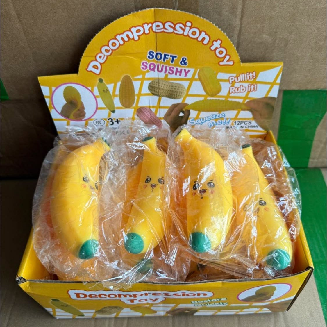 GNIOTKA BANAN FRUIT SQUISHY