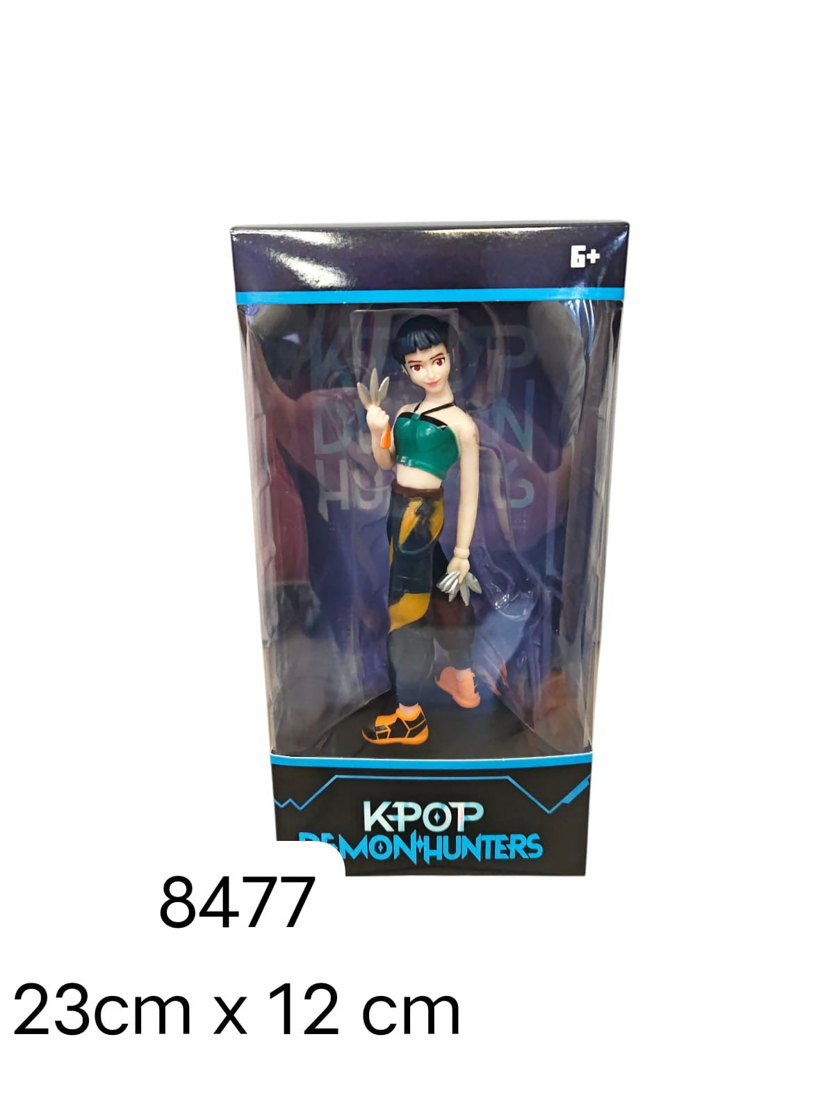 FIGURKA KPOP 23 x 12 CM