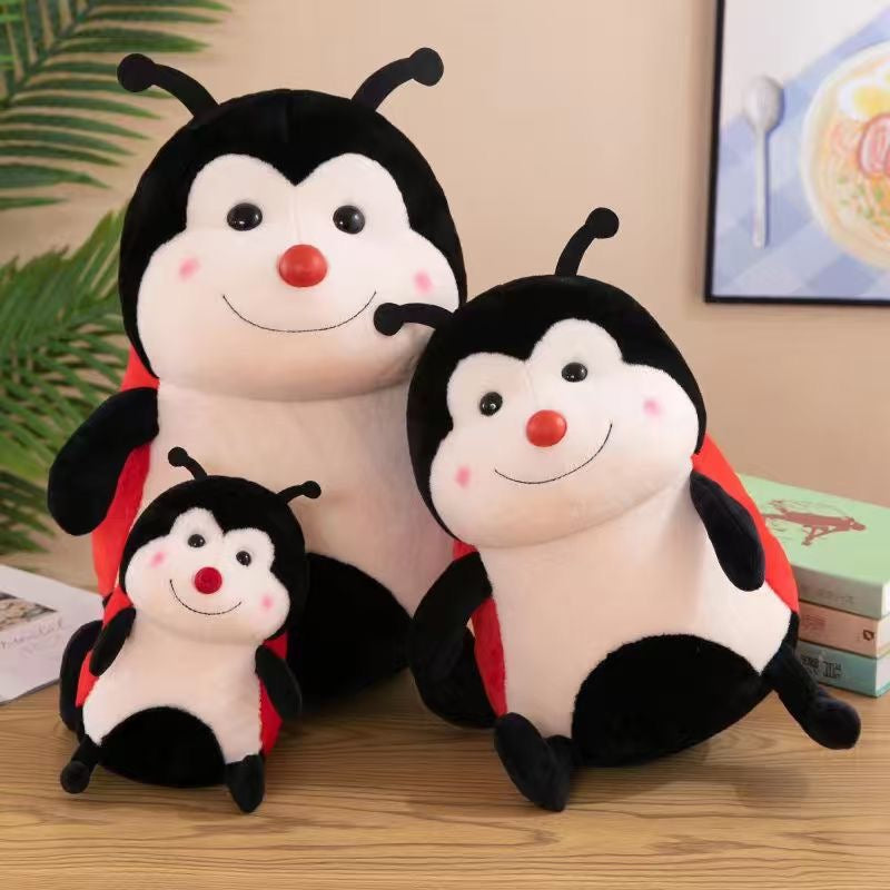 MASKOTA BIEDRONKA 23CM